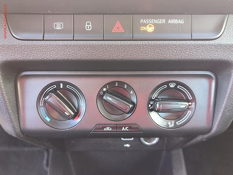 Škoda Fabia (2022) 1.0 TSi, 1.maj,ČR, Ambition - fotka 14 z 19