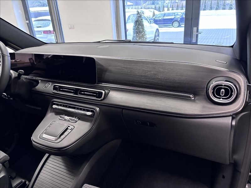 Mercedes-Benz Třídy V V300D 4MATIC STYLE L - fotka 36 z 38