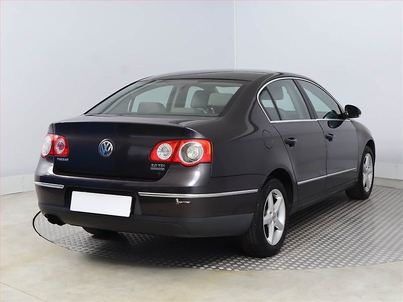 Volkswagen Passat (2007) 2.0 TDI, 4X4, nová STK - fotka 5 z 13