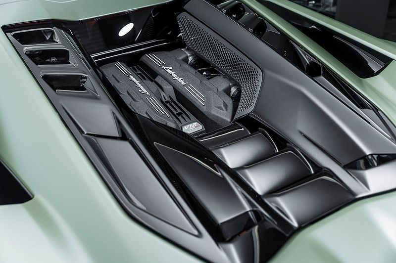 Lamborghini Revuelto - fotka 7 z 27