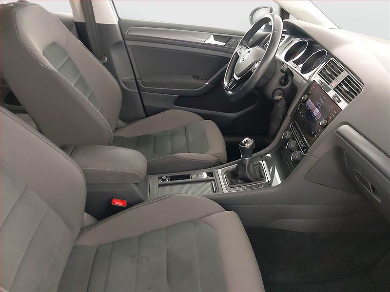 Volkswagen Golf (2018) Marathon Edition 1.0 TSI - fotka 9 z 20