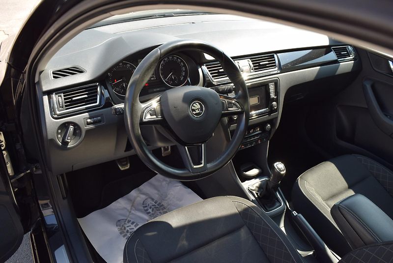 Škoda Rapid (2016) 1.2TSI 81kw STYLE XEN NAVI PAN - fotka 23 z 45