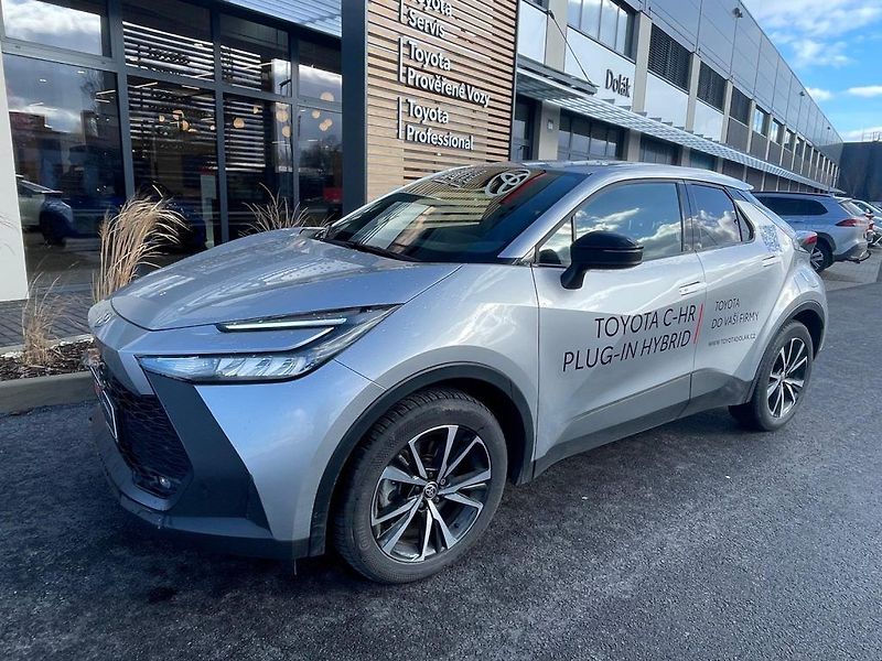 Toyota C-HR 2.0 Plug-In Hybrid Style - fotka 2 z 28