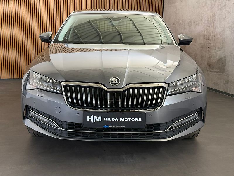 Škoda Superb 2.0TDI 110kW LED Webasto Tažné - fotka 8 z 40