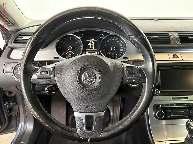 Volkswagen CC (2008) 2.0 TDi, Sport - fotka 15 z 16