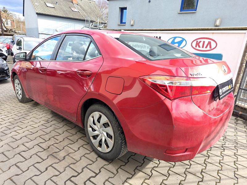 Toyota Corolla 1.6-AUT.KLIMA-KAMERA-PRAV.SERV - fotka 6 z 16
