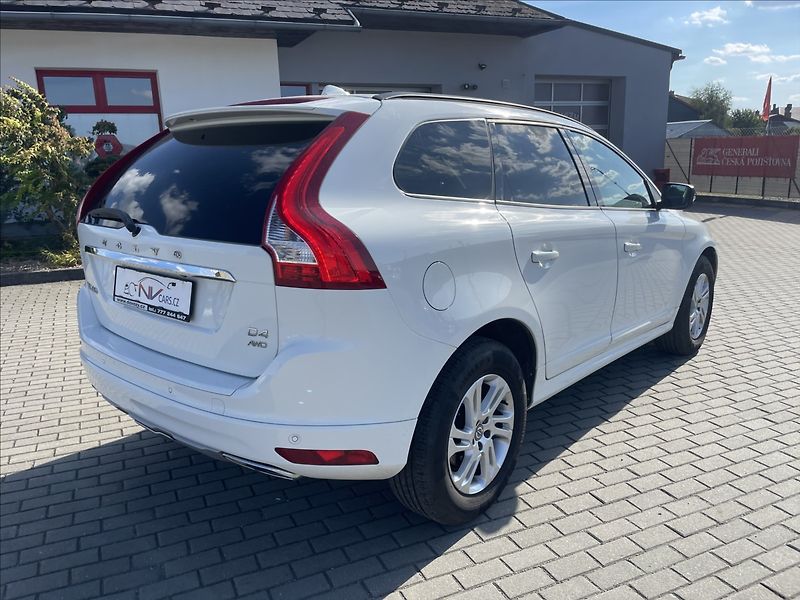 Volvo XC60 2,4 D4 Geartronic Kinetic AWD - fotka 37 z 41