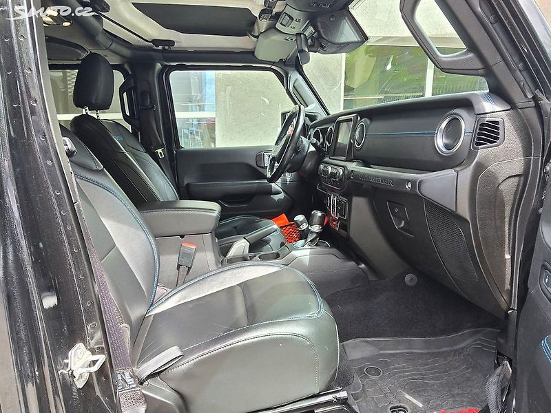 Jeep Wrangler Rubicon 4xe Unlimited, tažné - fotka 21 z 26