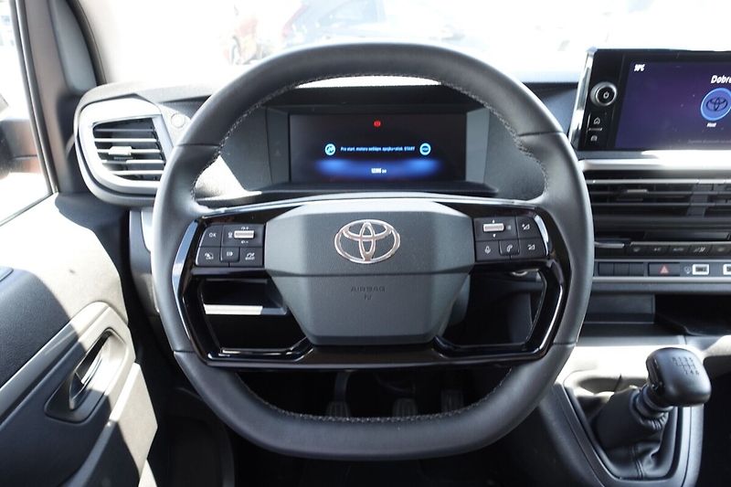 Toyota ProAce Verso 2.0 Diesel 144 6 MT 5D L2 Fami - fotka 17 z 33