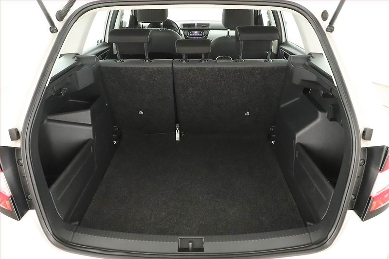 Škoda Fabia (2018) 1.0, ČR,1.maj, Tempomat - fotka 10 z 12