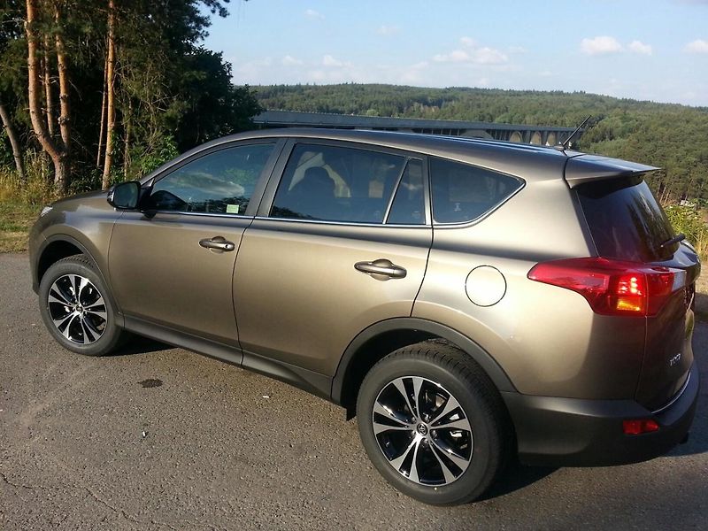 ZKUŠENOSTI UŽIVATELE: Toyota RAV4 XA3