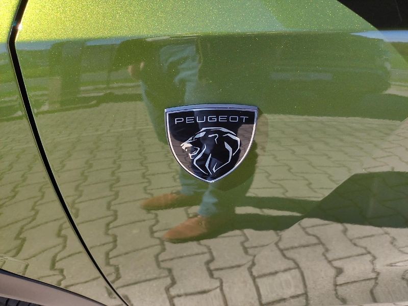 Peugeot 408 (2026) GT PLUG-IN HYBRID 240k AUT 7  - fotka 28 z 35