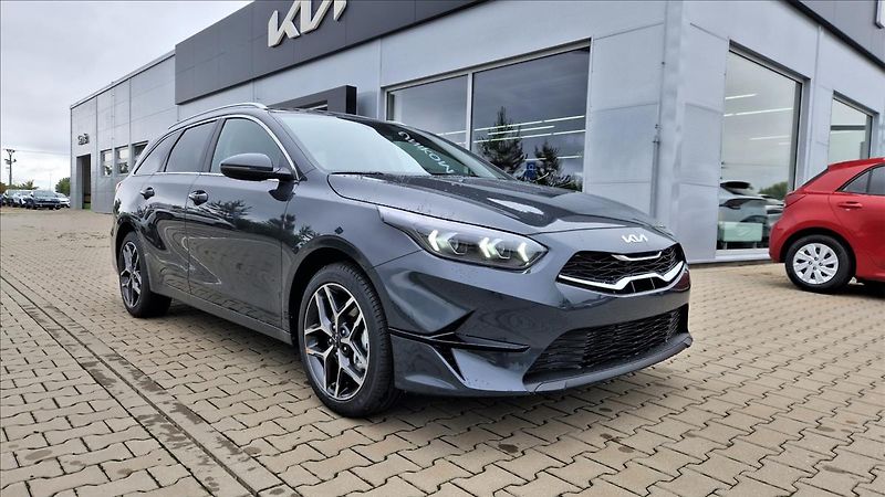 Kia Ceed 1,5 T-GDi SW TOP + BUS - fotka 2 z 4