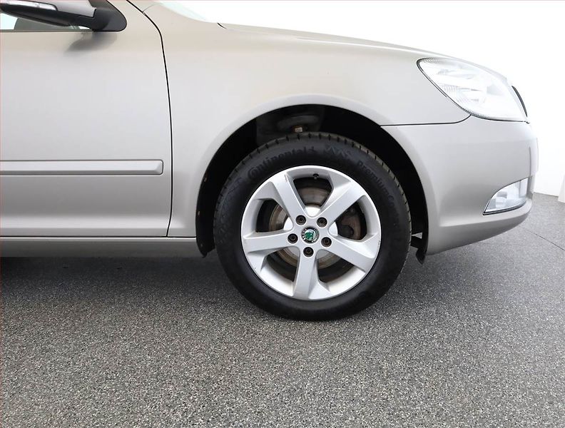 Škoda Octavia (2011) 1.6 TDI, Serv.kniha, Tempomat - fotka 15 z 15