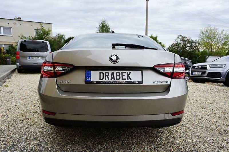 Škoda Superb (2015) STYLE PLUS 2,0 TDI 140 kW - fotka 6 z 52