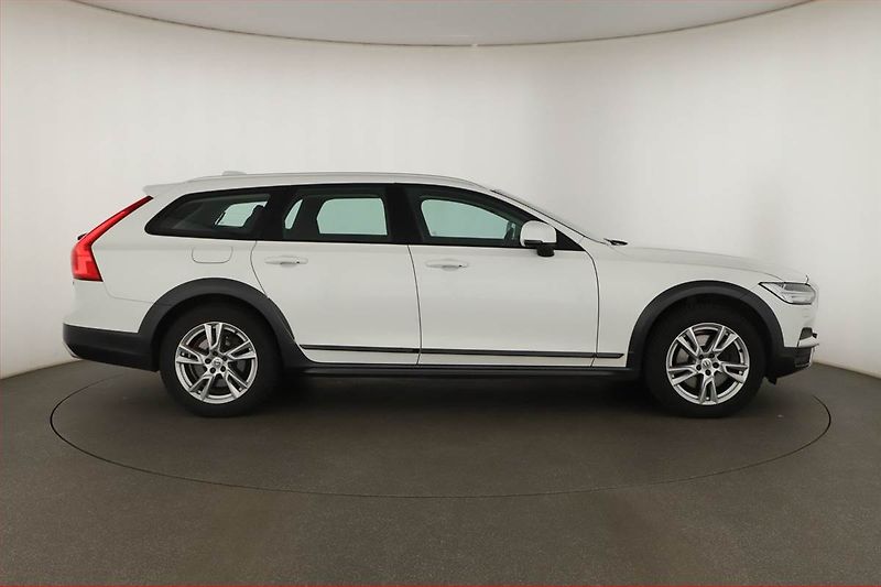 Volvo V90 (2019) Cross Country - fotka 6 z 21