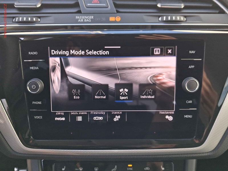 Volkswagen Touran (2023) 1.5 TSi, Move, LED, navi, - fotka 17 z 21