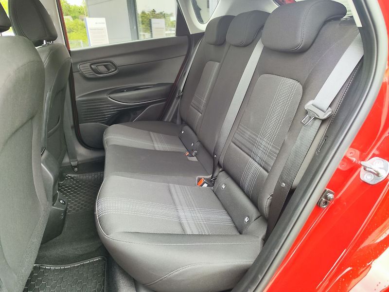 Hyundai Bayon 1.0 T-GDI/74kW Smart DCT - fotka 10 z 26