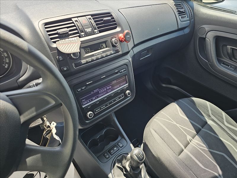 Škoda Fabia II 1,2TSi63KW Fresch - fotka 13 z 40