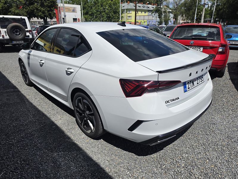 Škoda Octavia 2.0 TDI RS DSG 5100km - fotka 3 z 17