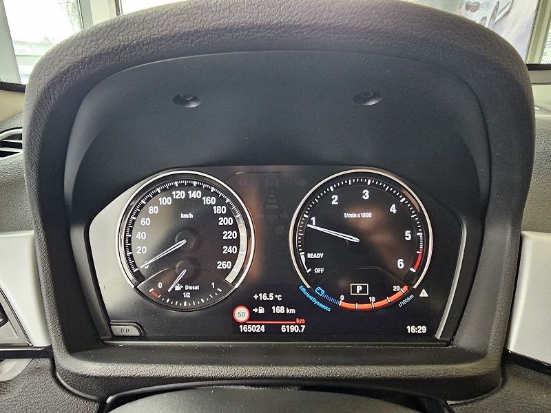 BMW X1 xDrive18d - fotka 19 z 28
