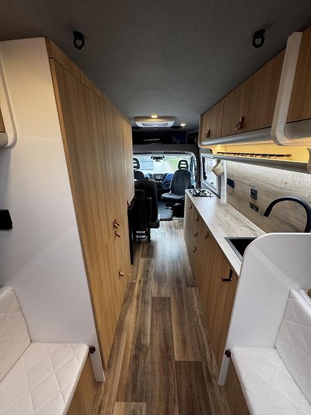 Iveco (2019) prostorná vestavba pro 4, 3,5t - fotka 23 z 36