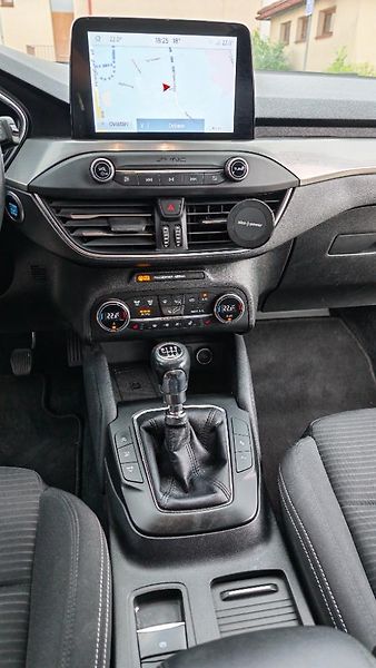 Ford Focus (2018) 2.0 EcoBlue 110kW Titanium+B&O - fotka 8 z 13