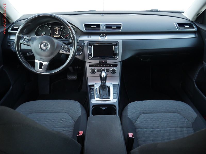 Volkswagen Passat (2013) 2.0 TDI 4x4, ČR, Comfortline - fotka 8 z 18
