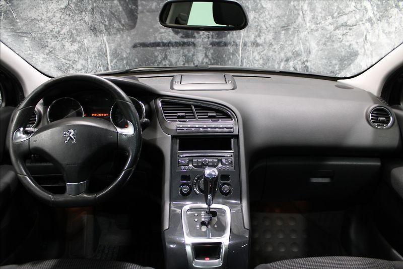 Peugeot 5008 2,0 HDI 120kW 7 míst - fotka 29 z 32