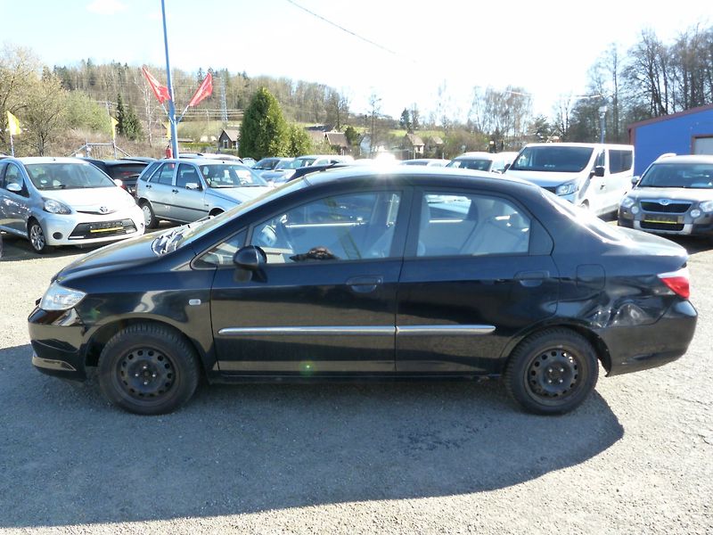 Honda City 1.3 I - fotka 9 z 17