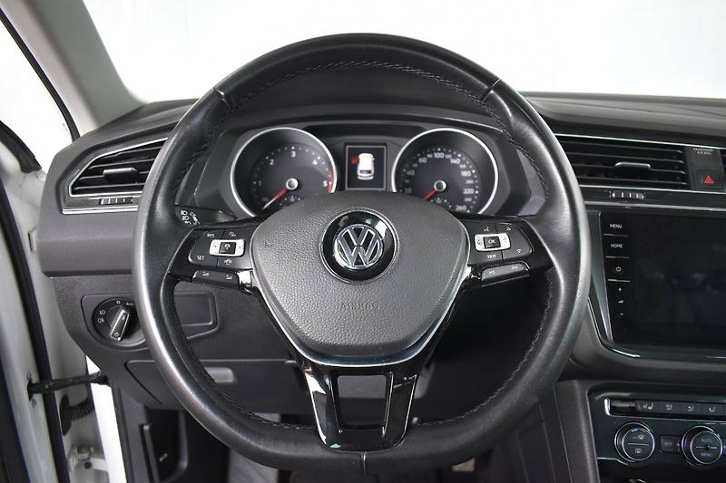 Volkswagen Tiguan (2020) 2.0TDI 140kW 4x4,tažné,Matrix - fotka 19 z 28