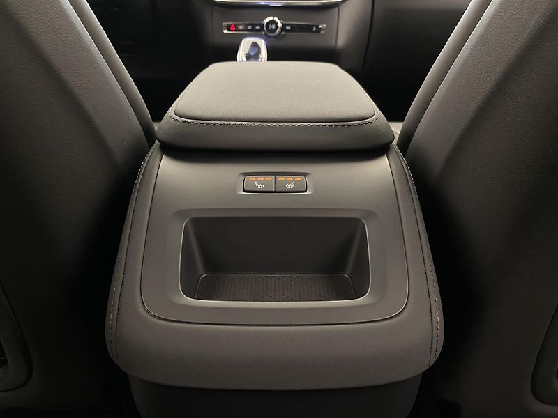 Volvo XC90 (2026) B5 AWD AUT BRIGHT PLUS 7míst - fotka 73 z 73