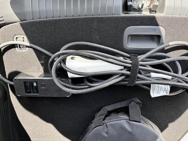 Hyundai Kona EV64kWh-150KW,  REZERVACE - fotka 37 z 38