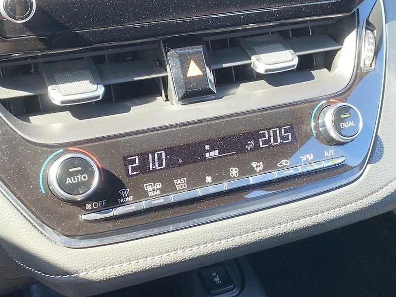 Toyota Corolla 2.0HSD, ČR-1m, ComTech, DPH - fotka 22 z 31