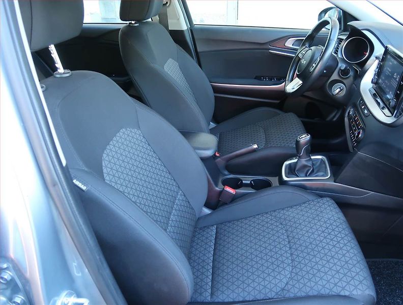 Kia Ceed (2023) Spin 1.0 T-GDI, SPIN, DPH - fotka 9 z 15