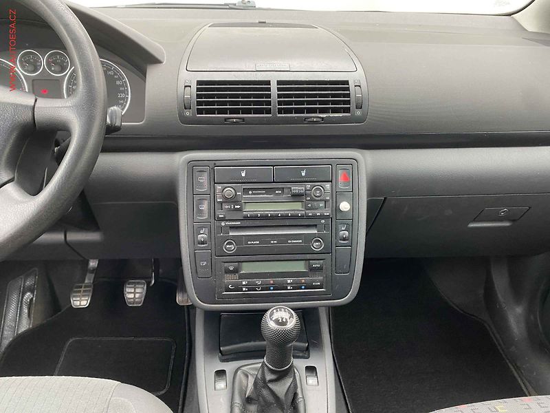 Volkswagen Sharan (2003) 1.9 TDi, AC, TZ - fotka 12 z 15