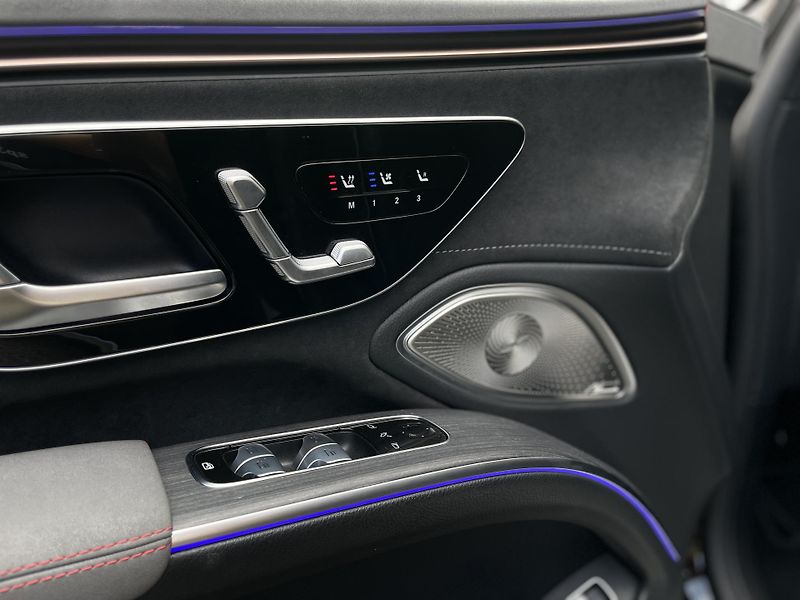 Mercedes-Benz EQS 580 4Matic AMG - fotka 20 z 41