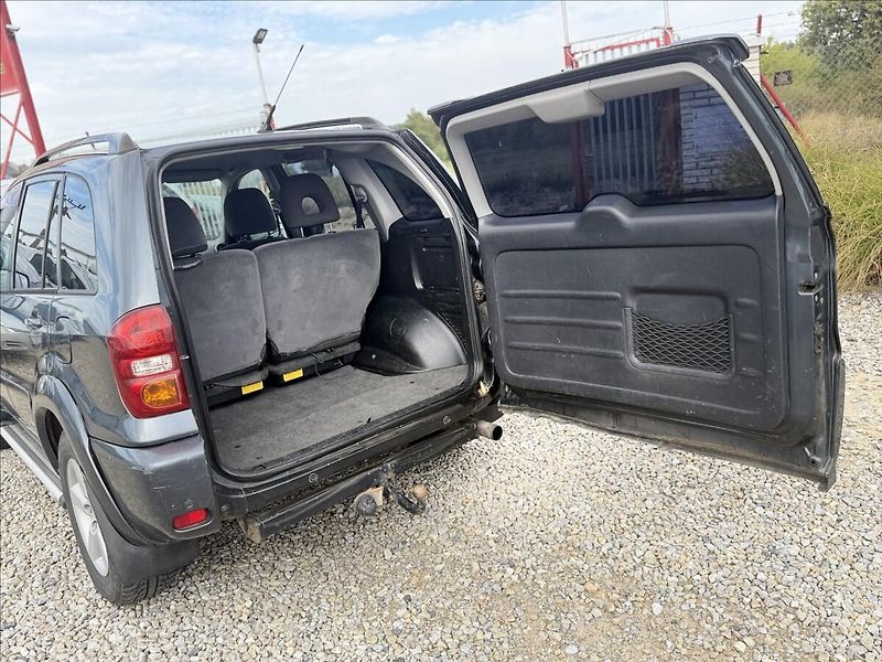 Toyota RAV4 2,0 D-4D 4X4 TAŽNÉ - fotka 18 z 22