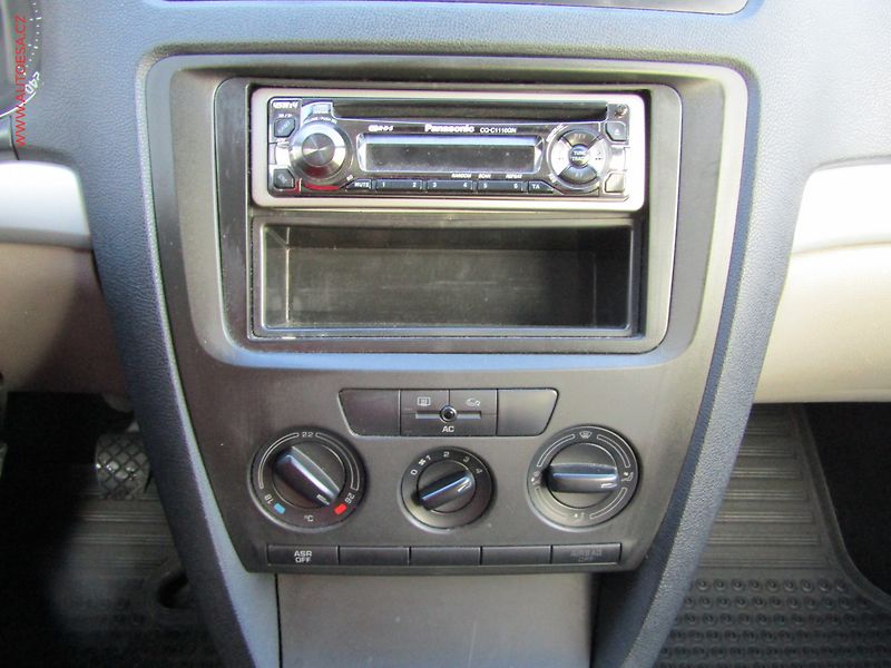 Škoda Octavia (2005) 1.9 TDi, ČR, Ambition - fotka 13 z 15