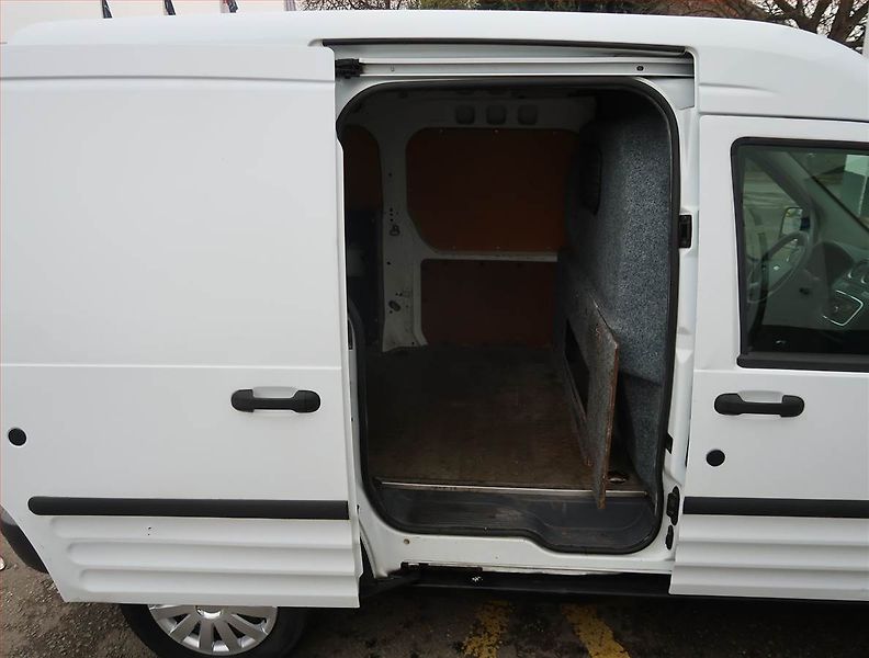 Ford Transit Connect (2013) Maxi 1.8 TDCi, ČR - fotka 16 z 16
