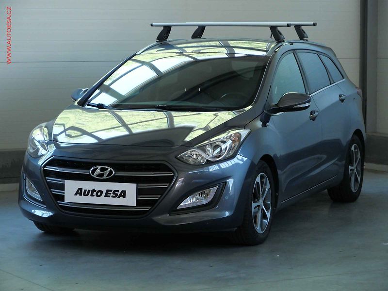 Hyundai i30 (2017) 1.6GDi, ČR, ČR, výhř.sed. - fotka 3 z 19