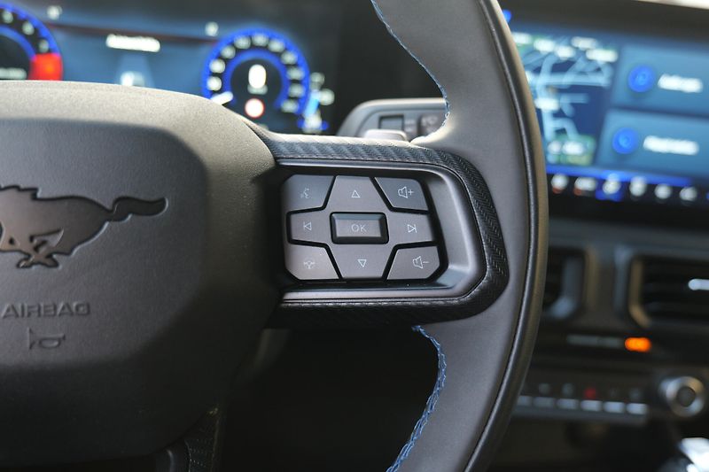 Ford Mustang Dark Horse 334kW Aut MagneRide - fotka 25 z 48