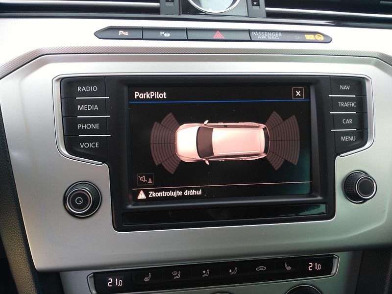 Volkswagen Passat 1,4 TSI  /110 kW/  - fotka 31 z 45