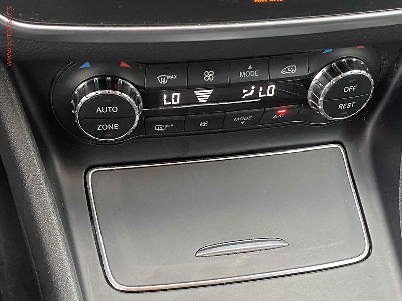 Mercedes-Benz CLA (2017) 1.6T 200, AT, LED, navi - fotka 16 z 18