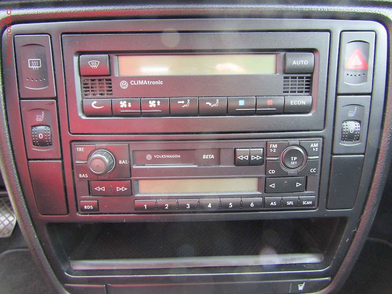 Volkswagen Passat (2000) 1.6 i, AC, výhředv sed - fotka 12 z 15