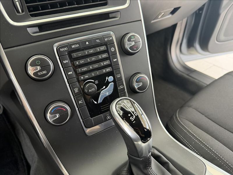 Volvo V60 2,0 D, Automat, pouze 93tkm - fotka 15 z 29