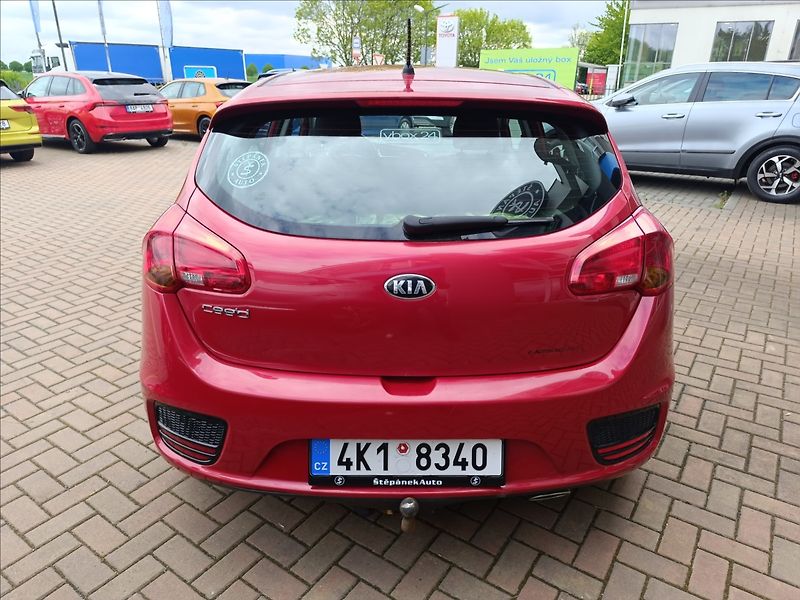 Kia Ceed 1,4 CVVT - fotka 6 z 17