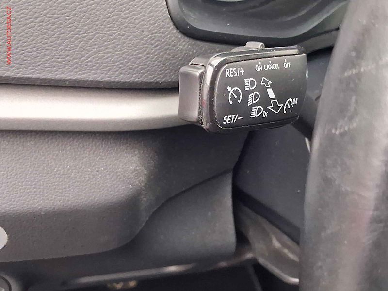 Škoda Karoq (2018) 1.0 TSi, Ambition, park.čidla - fotka 13 z 16