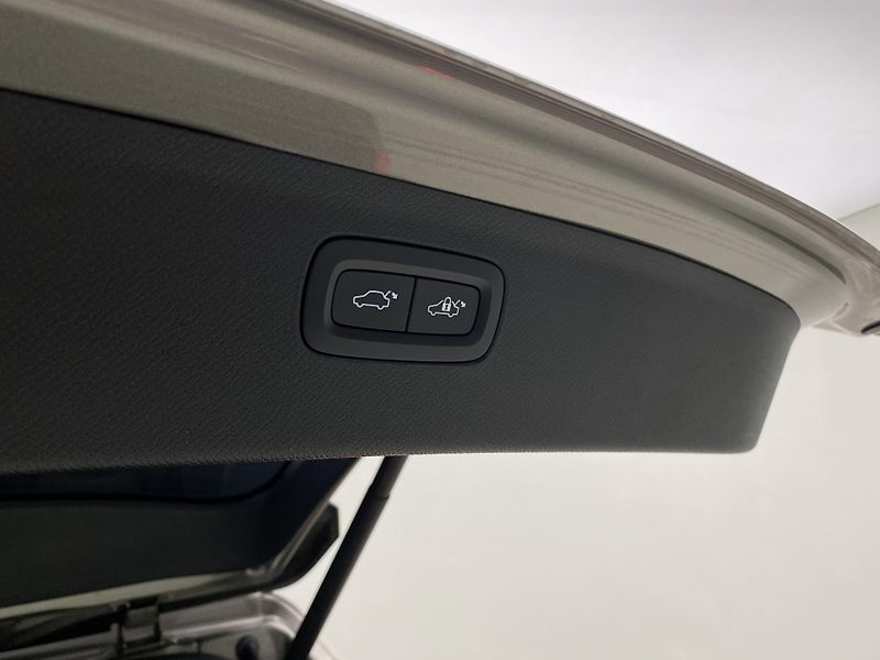 Volvo XC90 B5 AWD INSCRIPTION AUT CZ 7m - fotka 36 z 56