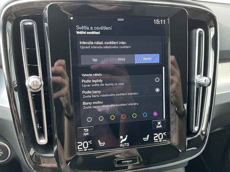 Volvo XC40 FWD T2 Core - fotka 41 z 44